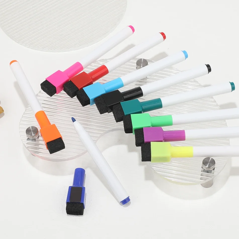 Assortment of marker pens in different tip sizes