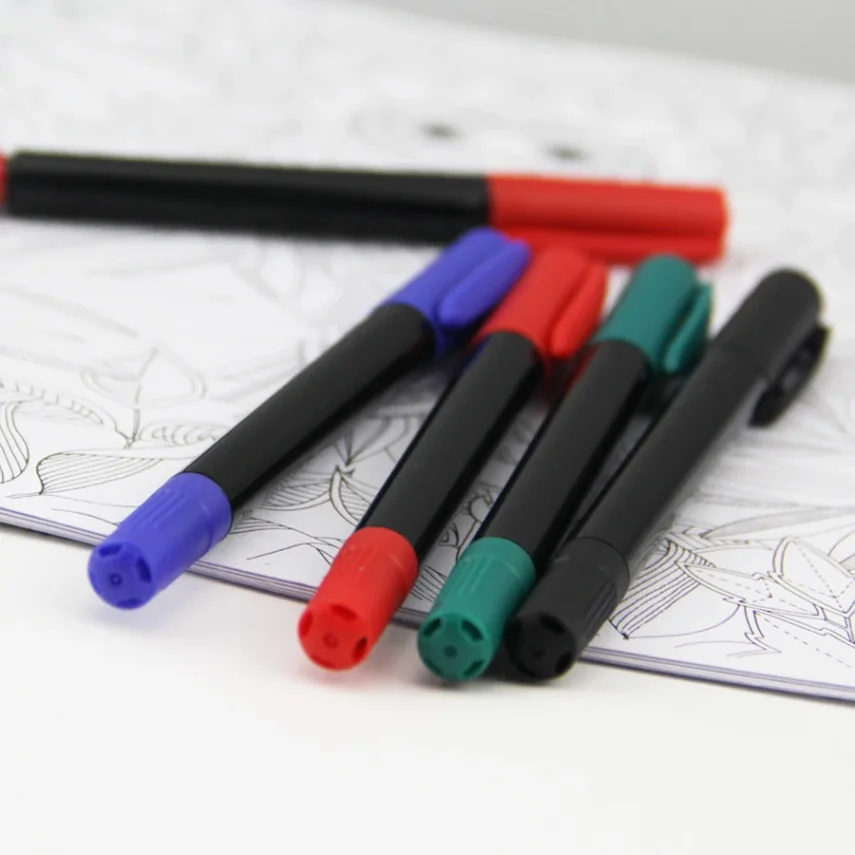Packaged set of markers with brand label.