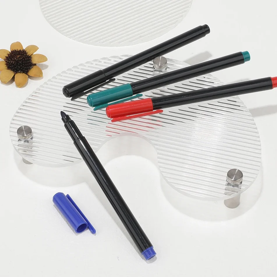 Assorted color marker pen set for creative drawing