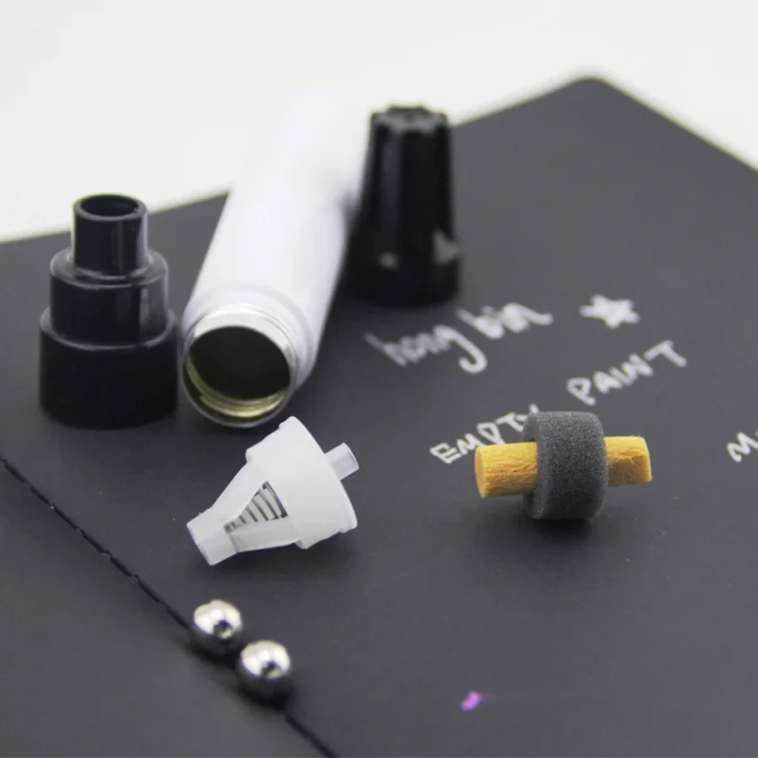 Marker pen ideal for sketching and drawing.