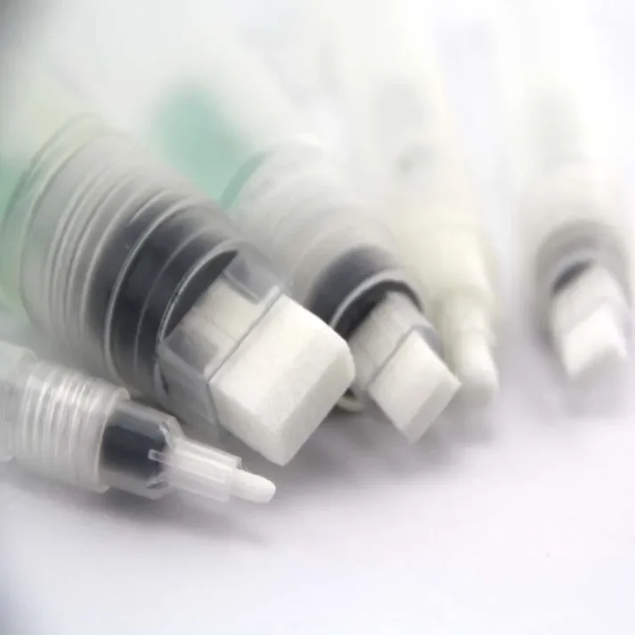 Dual-tip marker collection for versatile artistic use