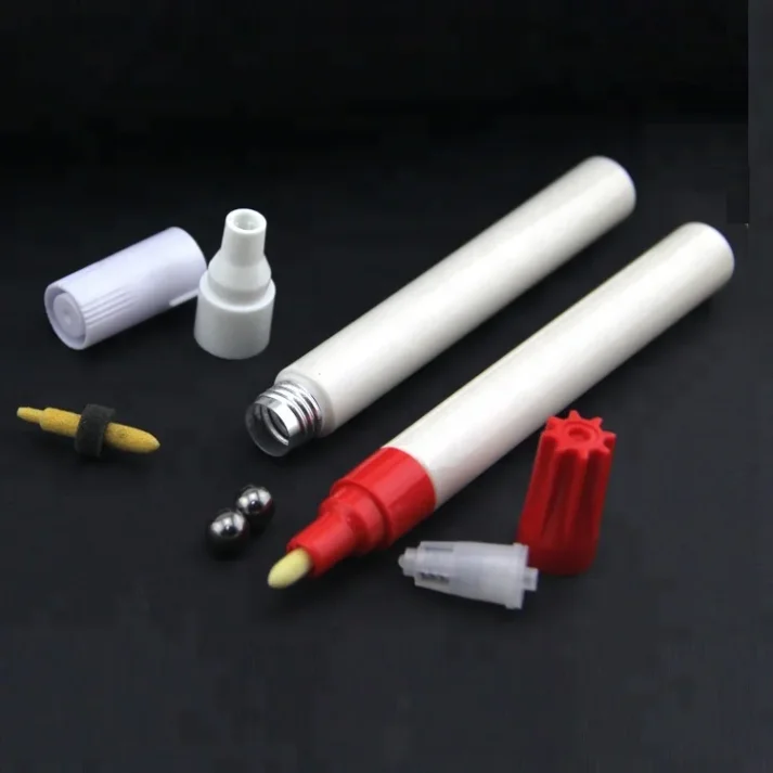 Assorted colored marker pens for artistic and office use