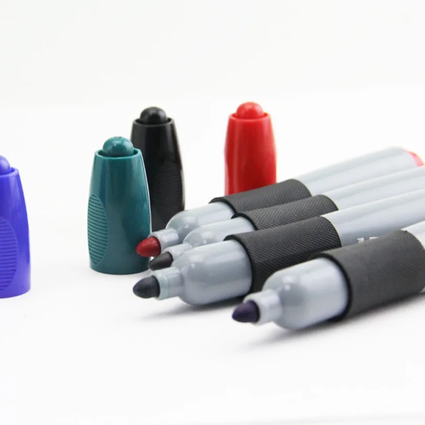 Set of sketch markers for detailed artwork