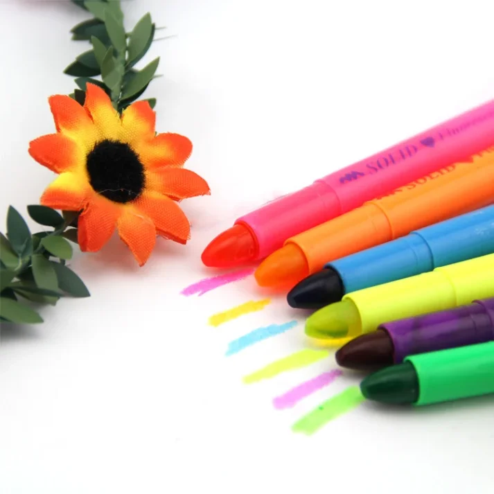 Colorful marker pens for artistic projects