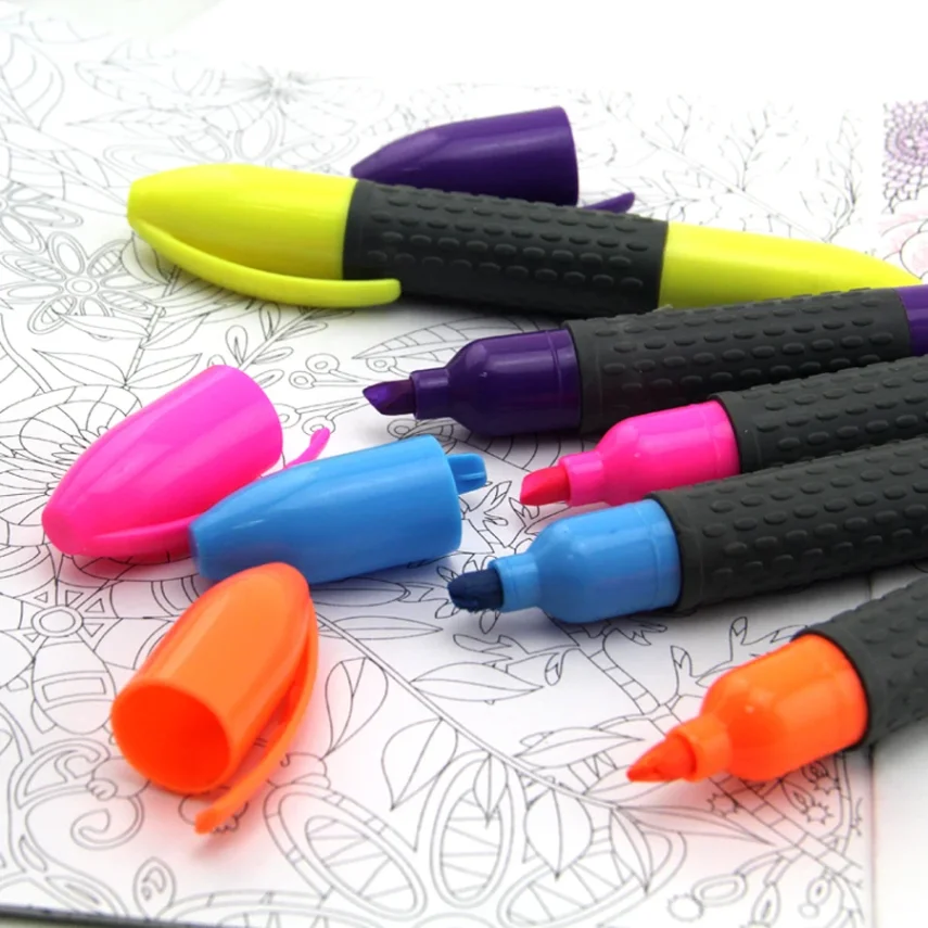 Bundle of sketch markers for drawing and illustration.