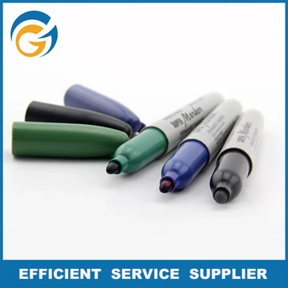 Art supplies including a set of markers