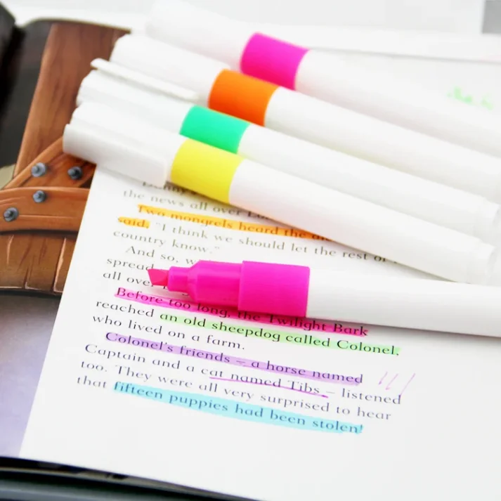 Artistic marker pens for sketching and drawing