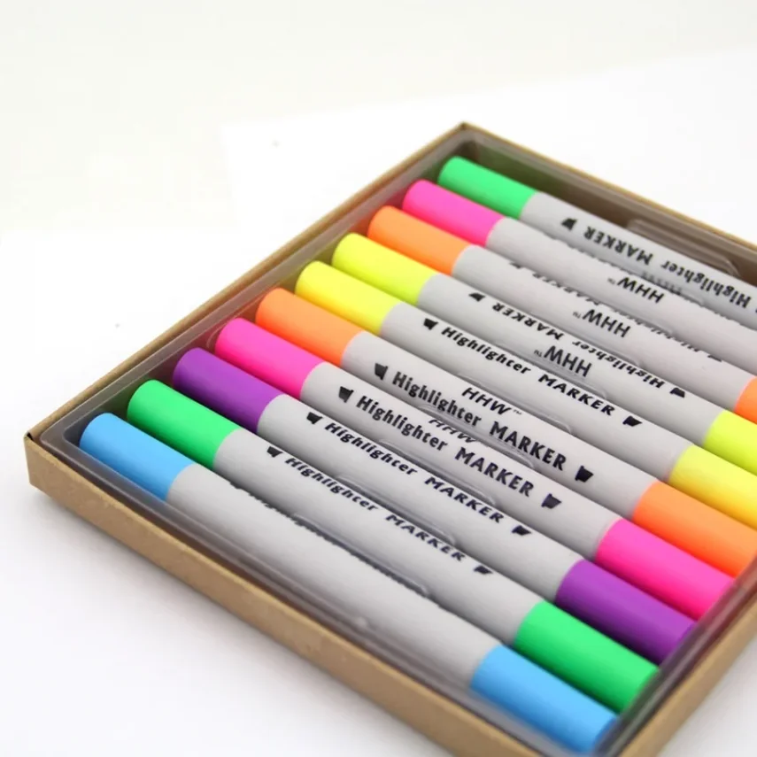 Art supplies marker set with multiple colors for artists