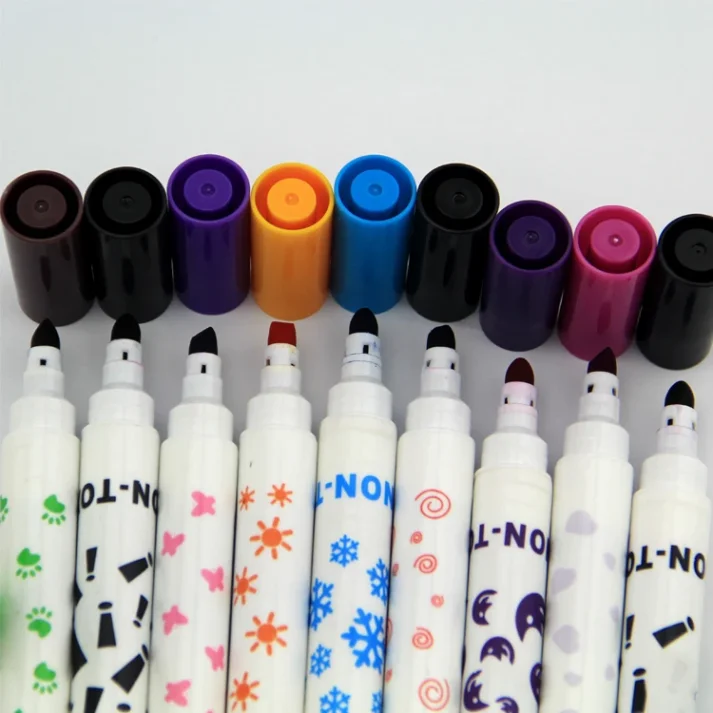 Collection of marker pens in assorted colors