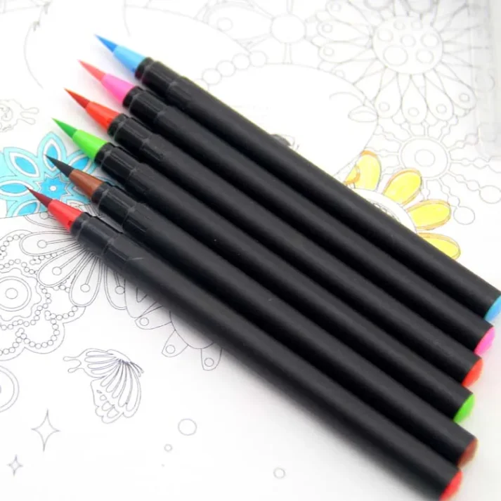 Fine-tip marker pen for precise and detailed design
