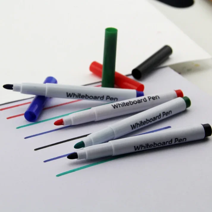 Professional marker pen set for designers and artists