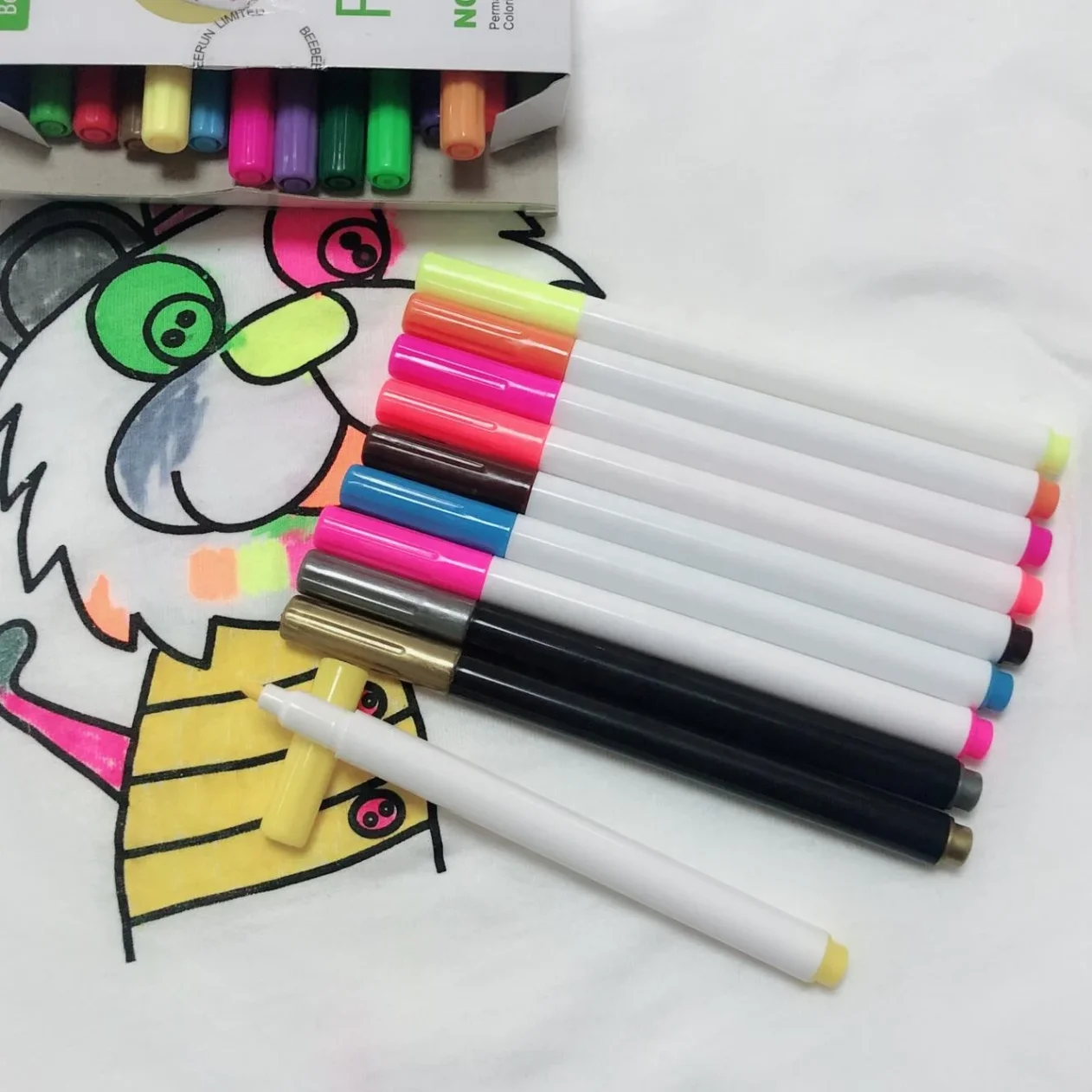 Artistic marker pens for drawing
