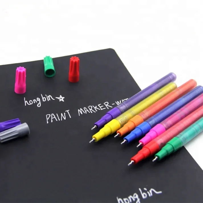 Packaging design of a marker pen set highlighting its premium quality.