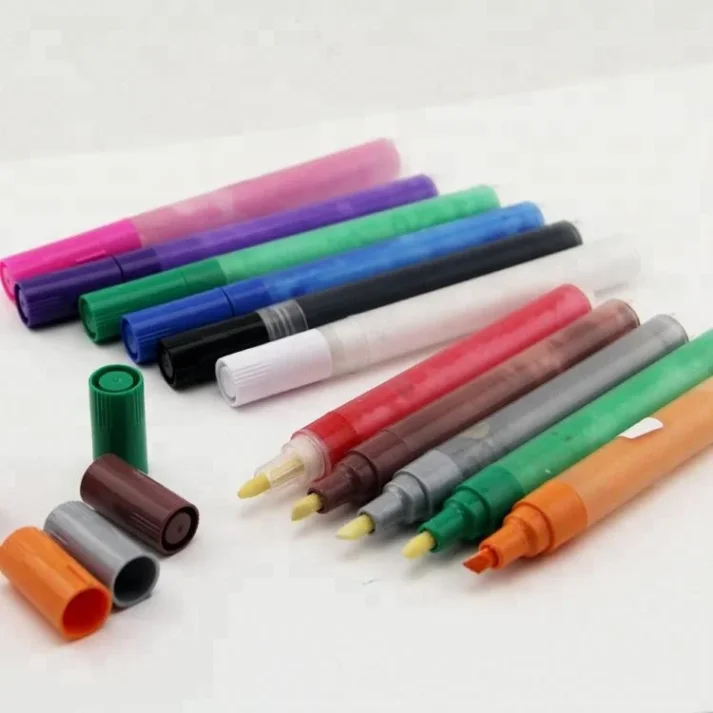Marker pens ideal for design and sketching.