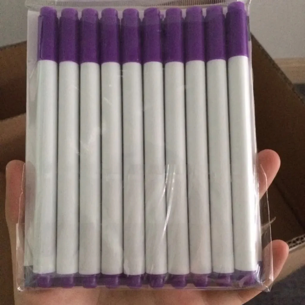 Marker pen variety pack with assorted colors and tip sizes