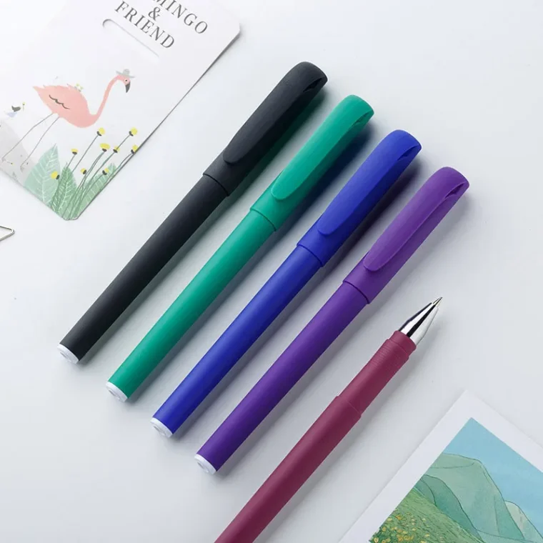 Professional drawing set for artists and designers