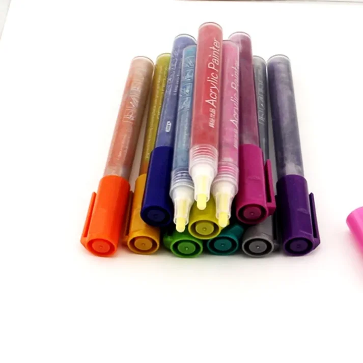 Variety of marker pens for diverse artistic needs.